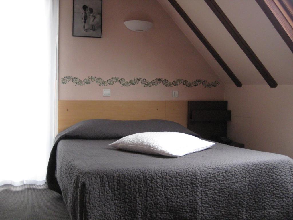 Hotel Le Domino Illkirch-Graffenstaden Ruang foto